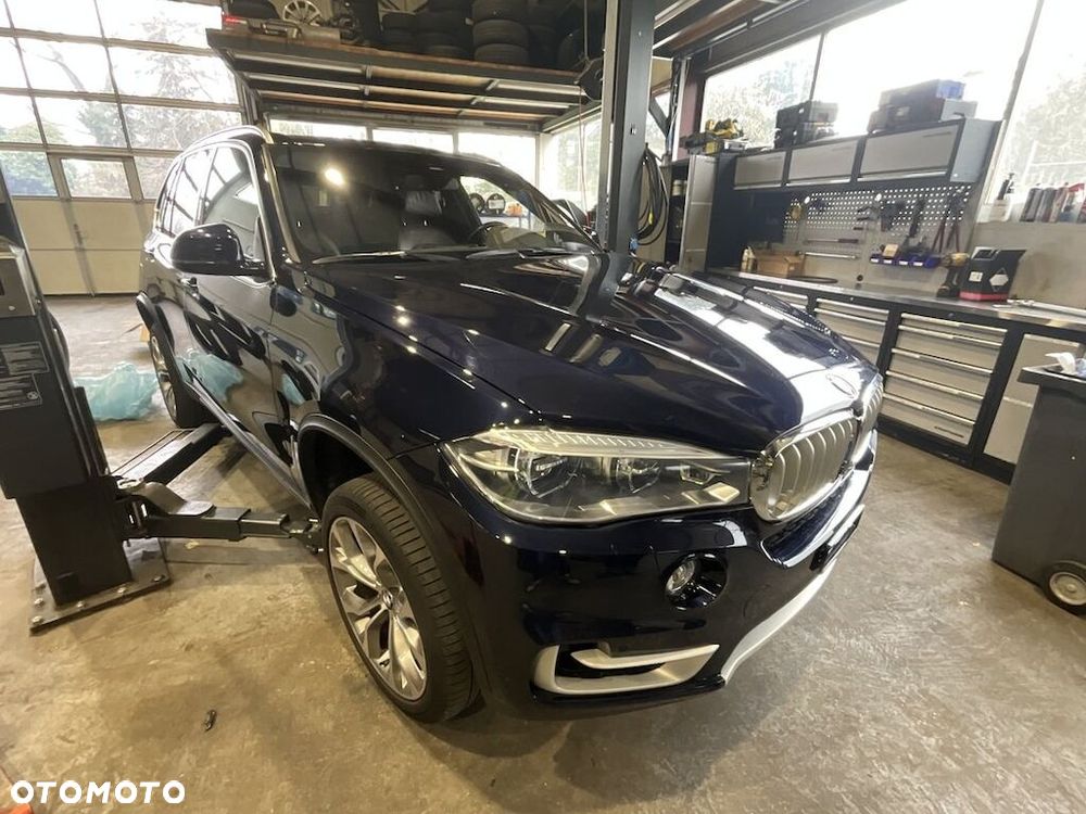 BMW X5 xDrive50i Sport-Aut - 3