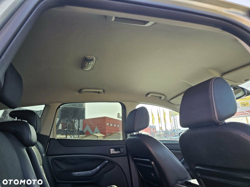 Ford Kuga - 21