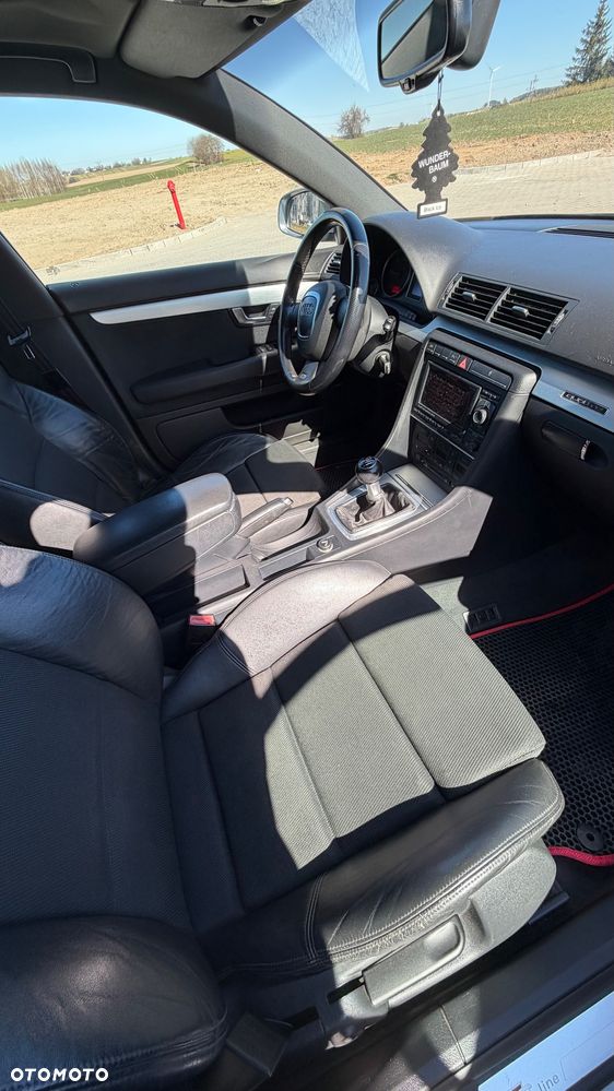 Audi A4 Limousine - 13