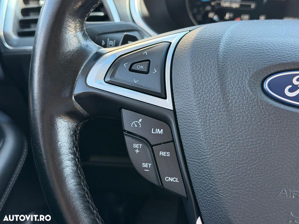 Ford Edge 2.0 TDCi Powershift Titanium - 31