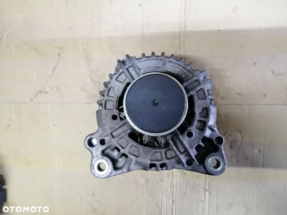 Volkswagen Jetta V 2.0 TDi alternator Bosch 140A 0124525525 - 5