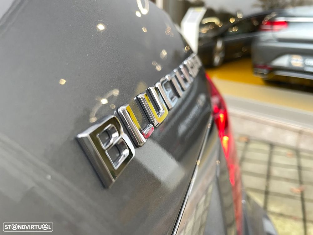 Mercedes-Benz E 300 Bluetec Hybrid Avantgarde - 11