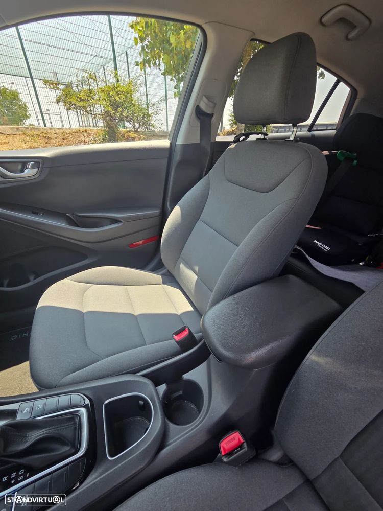 Hyundai Ioniq 1.6 GDI HEV - 25