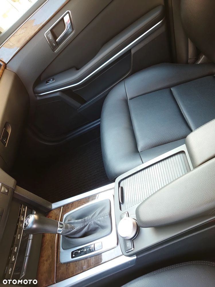 Mercedes-Benz Klasa E 220 CDI DPF BlueEFFICIENCY Automatik Avantgarde - 9