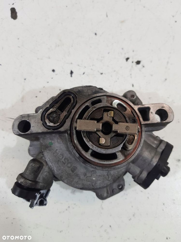 pompa vacum 9804021880 peugeot citroen 1.5hdi - 6