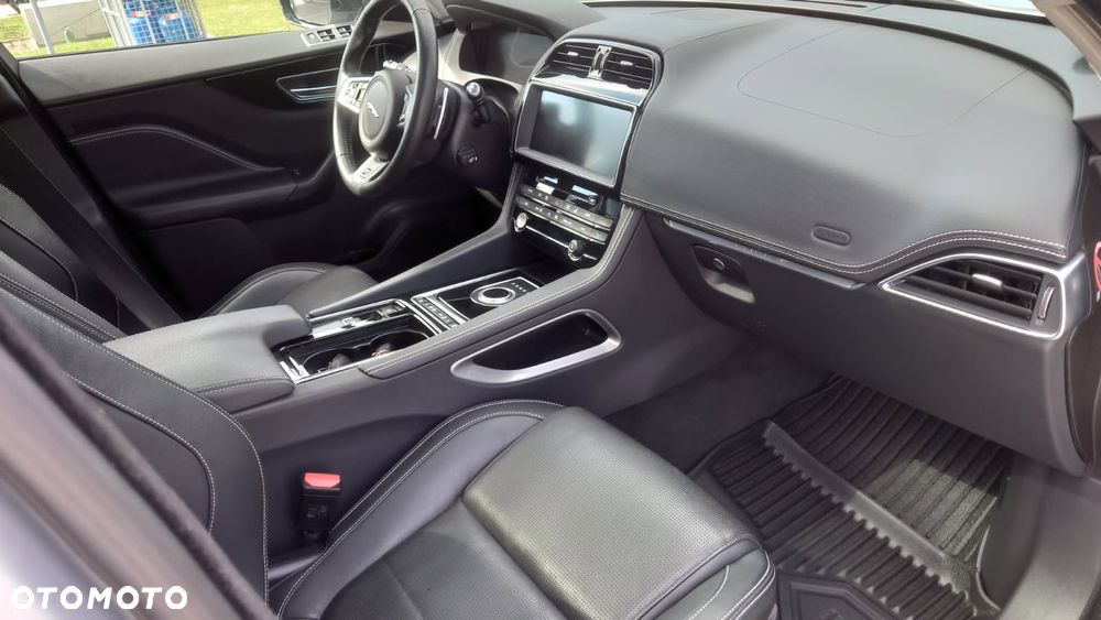 Jaguar F-Pace 2.0 i4D AWD Prestige - 10