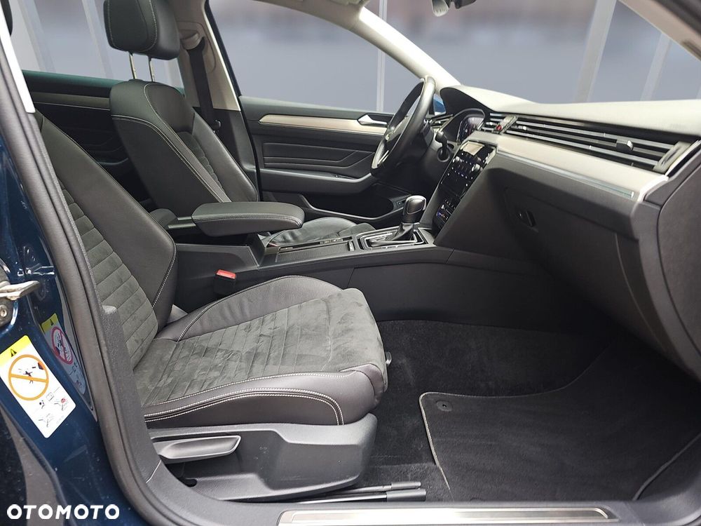 Volkswagen Passat Variant 2.0 TDI Elegance DSG - 11