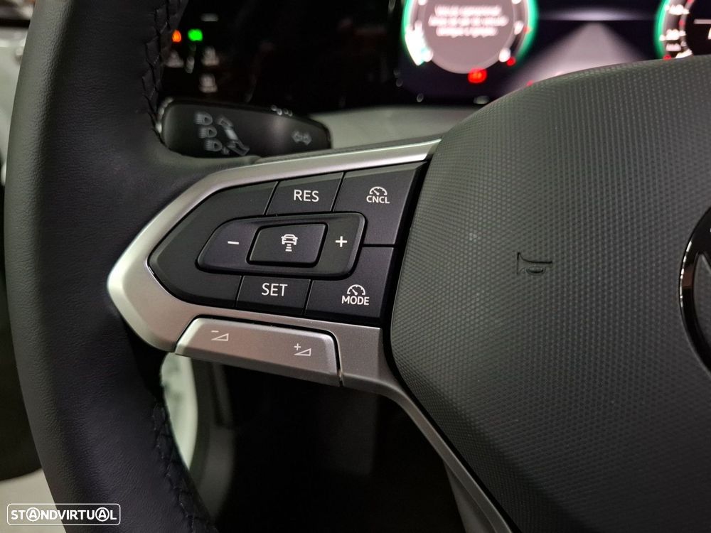 VW Golf 1.5 TSI 50 Anos - 15