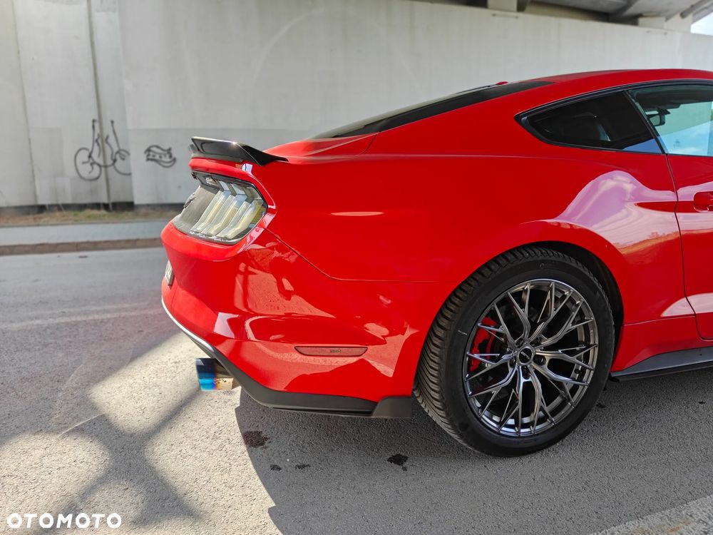 Ford Mustang - 4