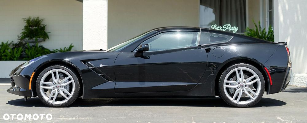 Chevrolet Corvette - 12