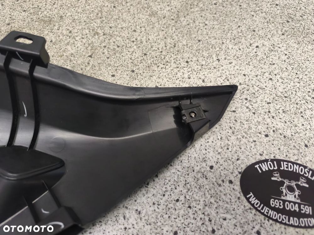 Owiewka, osłona prawa, bok, boczek, wypełnienie prawe Triumph Trident 660 2022 - 9