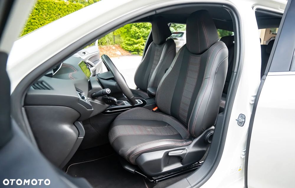 Peugeot 308 PureTech 130 EAT6 Stop & Start GT-Line Edition - 27
