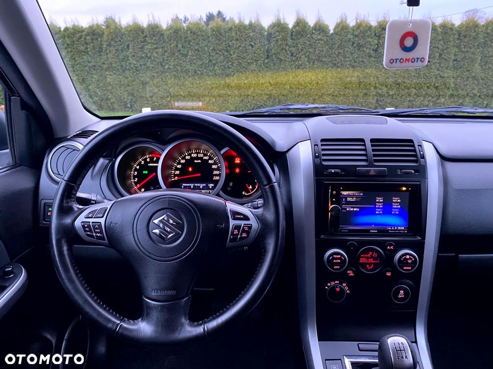 Suzuki Grand Vitara 2.4 Premium - 10