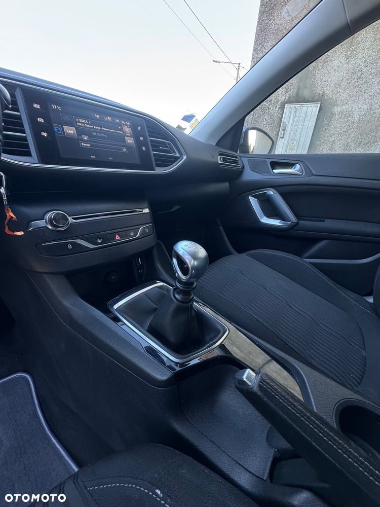 Peugeot 308 - 24