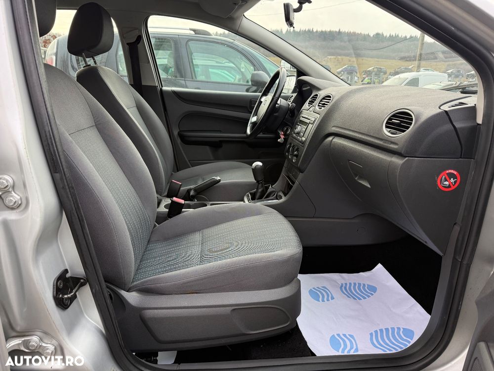 Ford Focus Turnier 1.6 16V Connection - 17