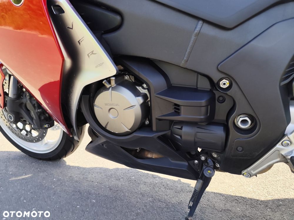 Honda VFR - 23