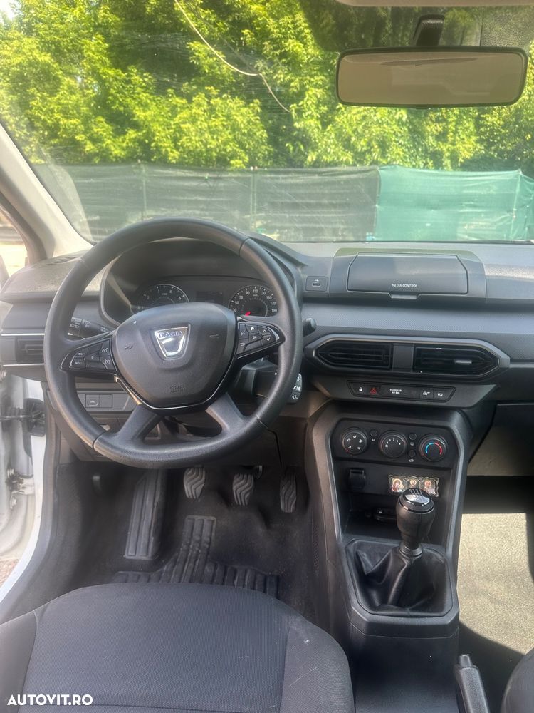 Dacia Logan TCe 90 Essential - 12