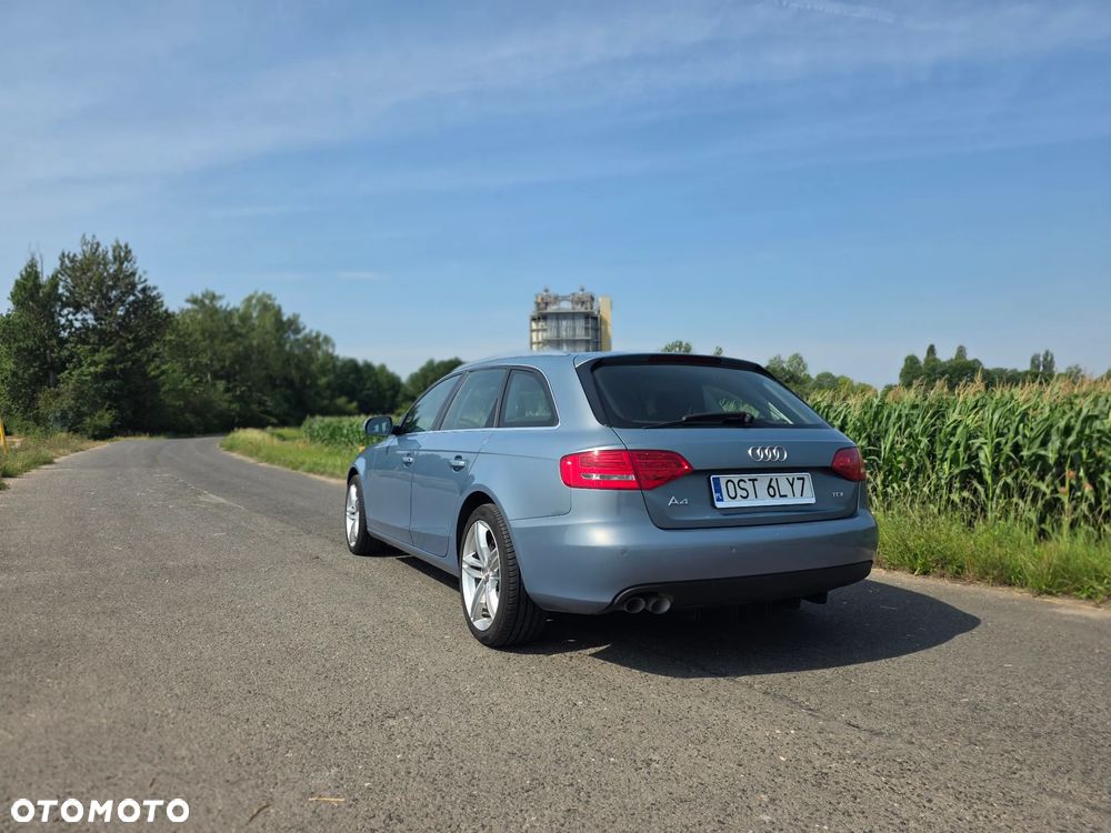Audi A4 Avant 2011 photo 5