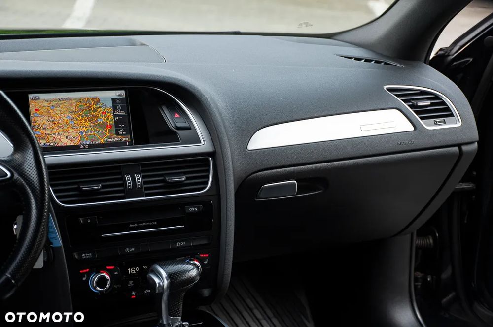 Audi A4 Avant 2.0 TDI DPF quattro S tronic S line Sportpaket - 29