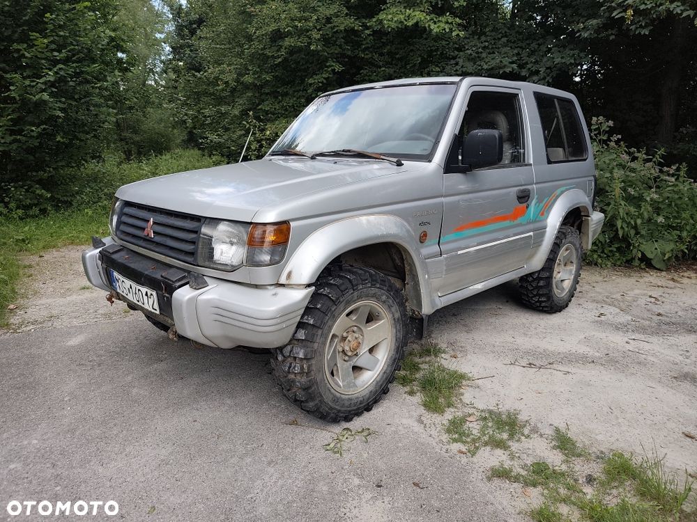 Mitsubishi Pajero - 1