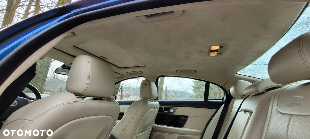 Jaguar XF XFR - 21
