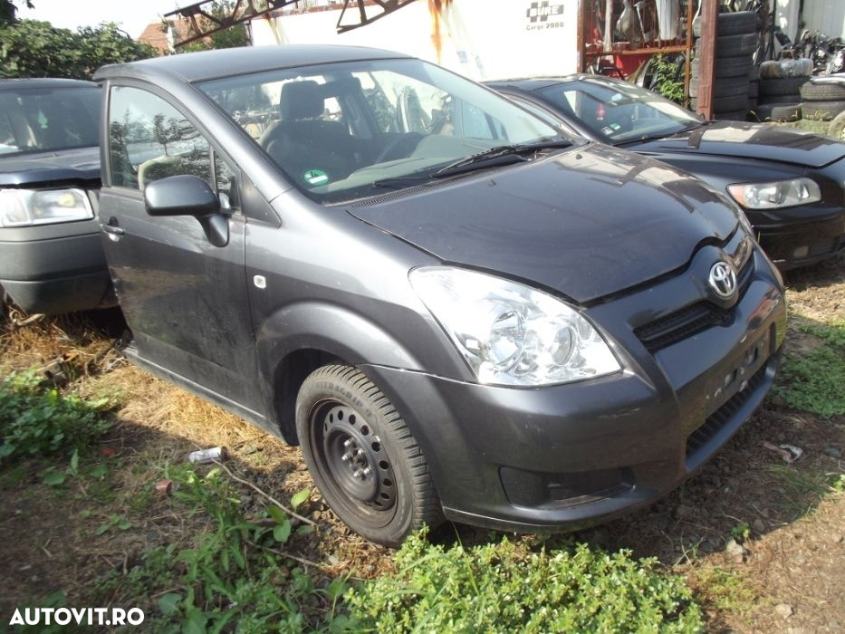 Dezmembrez Toyota Corolla Verso 2.2d-4d motor cutie injectoare turbo - 2