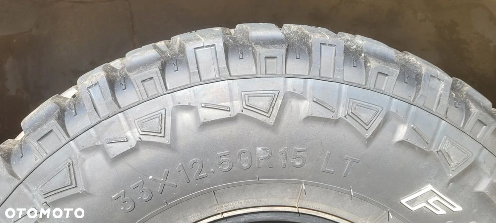 Mitsubishi Pajero - 18