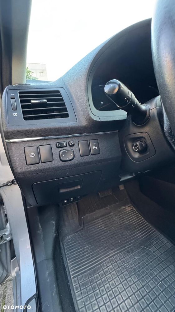 Toyota Avensis 2.0 Prestige MS - 32