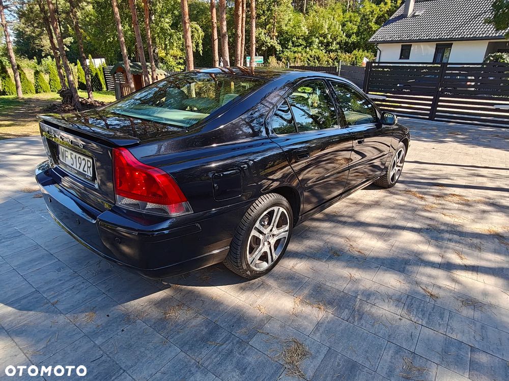 Volvo S60 2.4D Momentum - 5