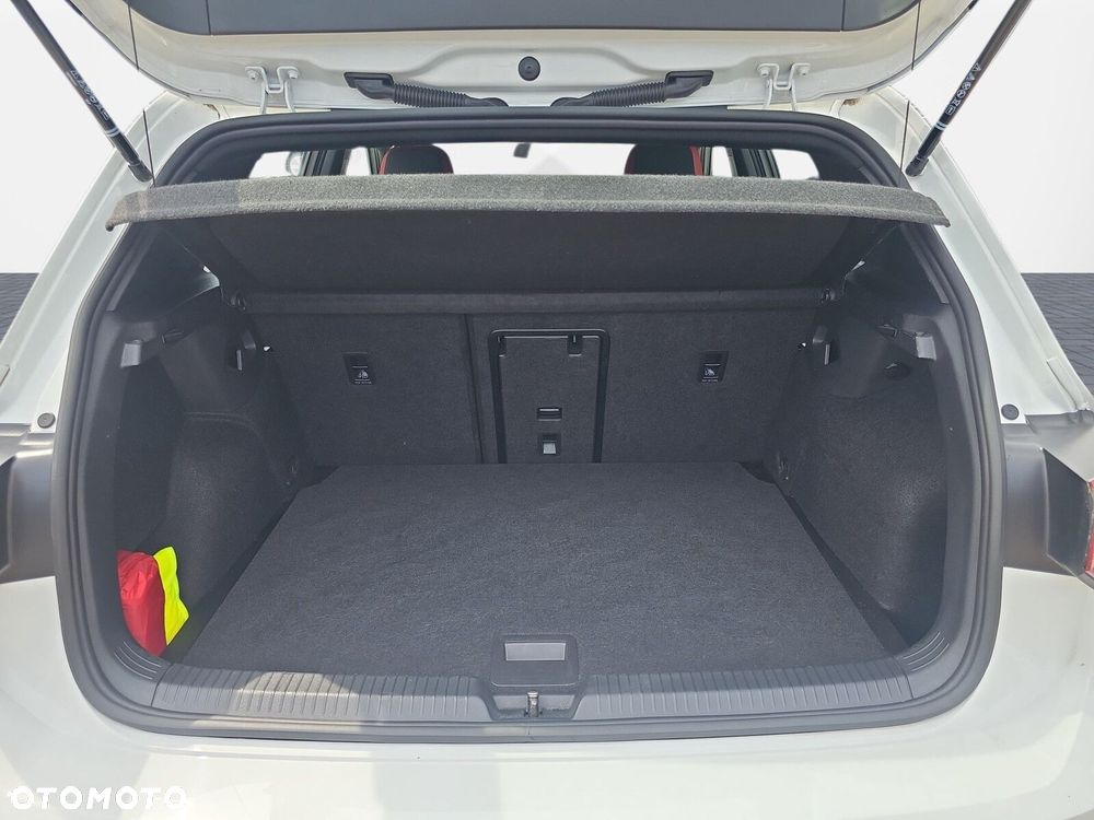 Volkswagen Golf - 8