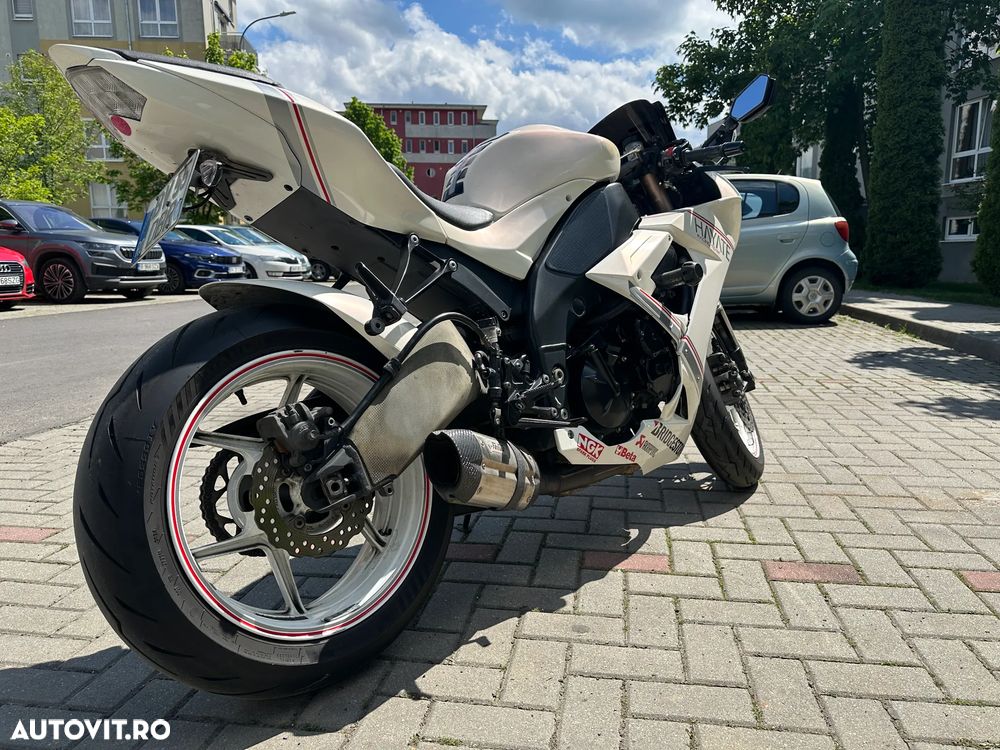 Kawasaki ZX-10 - 4