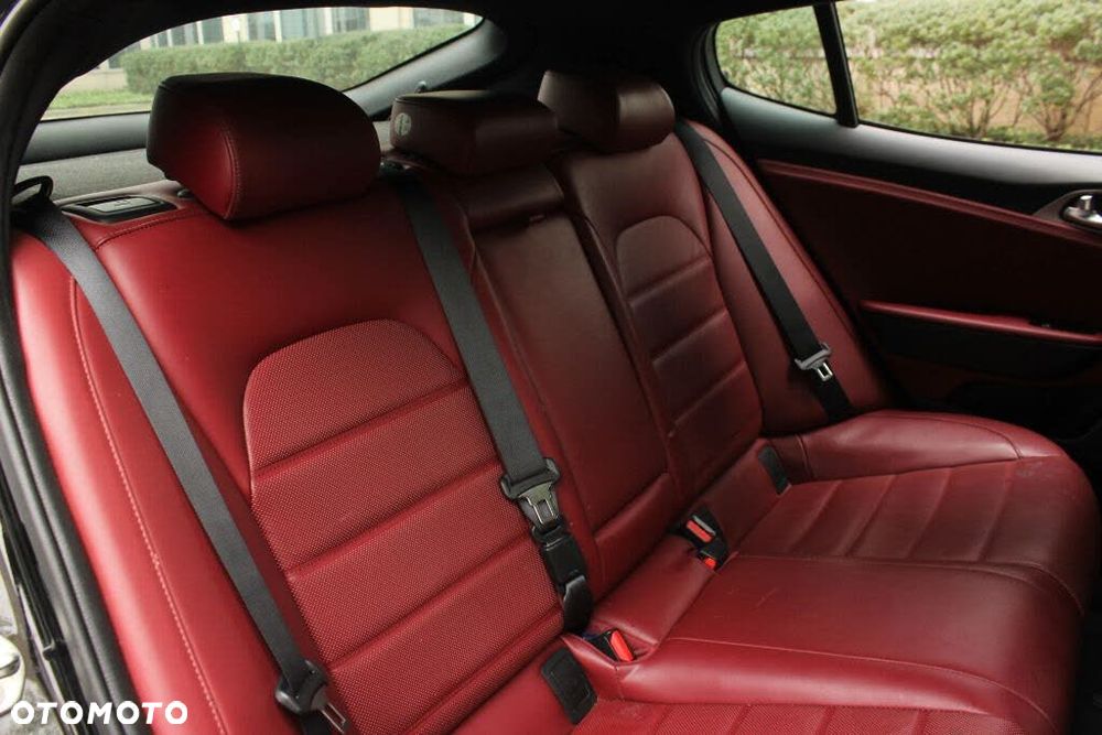 Kia Stinger 2.0 T-GDI GT Line - 19