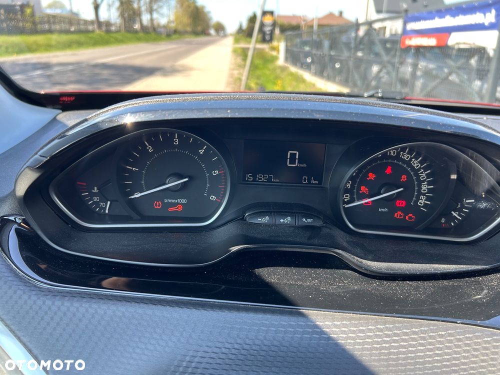 Peugeot 2008 BlueHDi 100 STOP & START Signature - 8