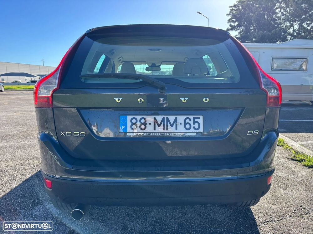 Volvo XC 60 2.0 D3 R-Design Geartronic - 9