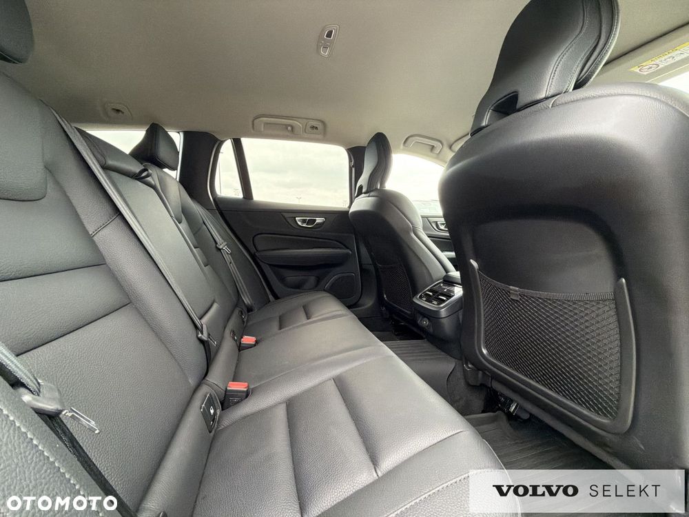 Volvo V60 Cross Country - 15