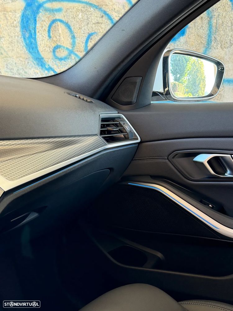 BMW 330 e Pack M Auto - 28