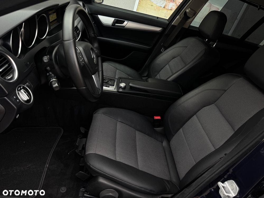 Mercedes-Benz Klasa C 220 CDI DPF Automatik Avantgarde - 25