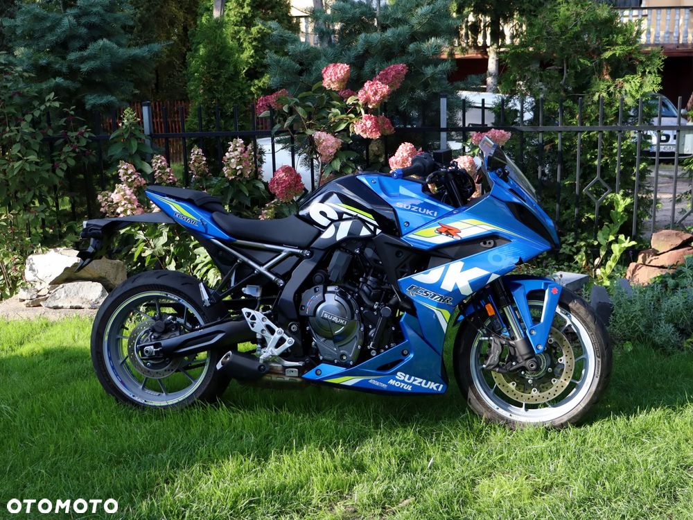Suzuki GSX - 2