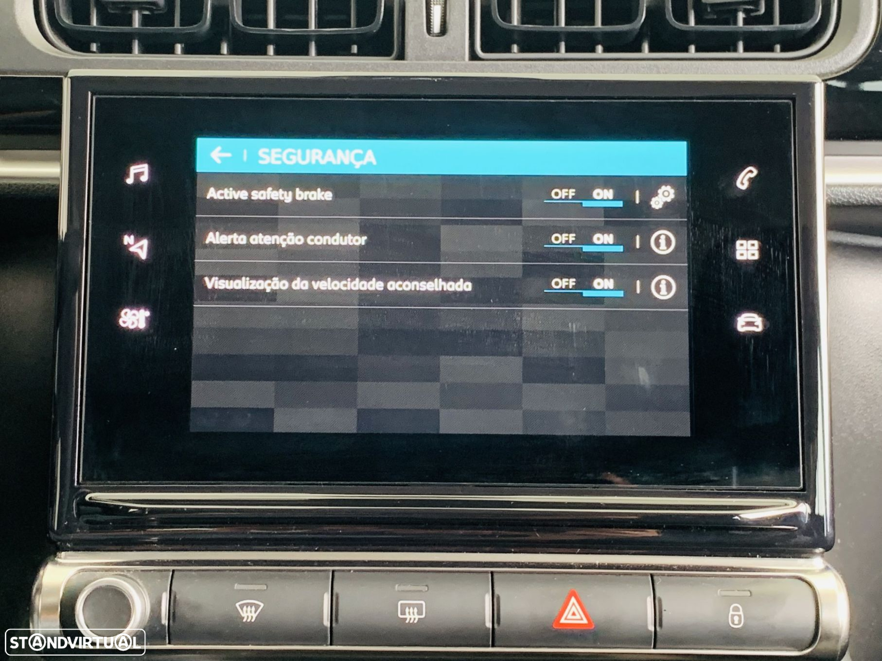 Citroën C3 1.2 PureTech Shine - 22