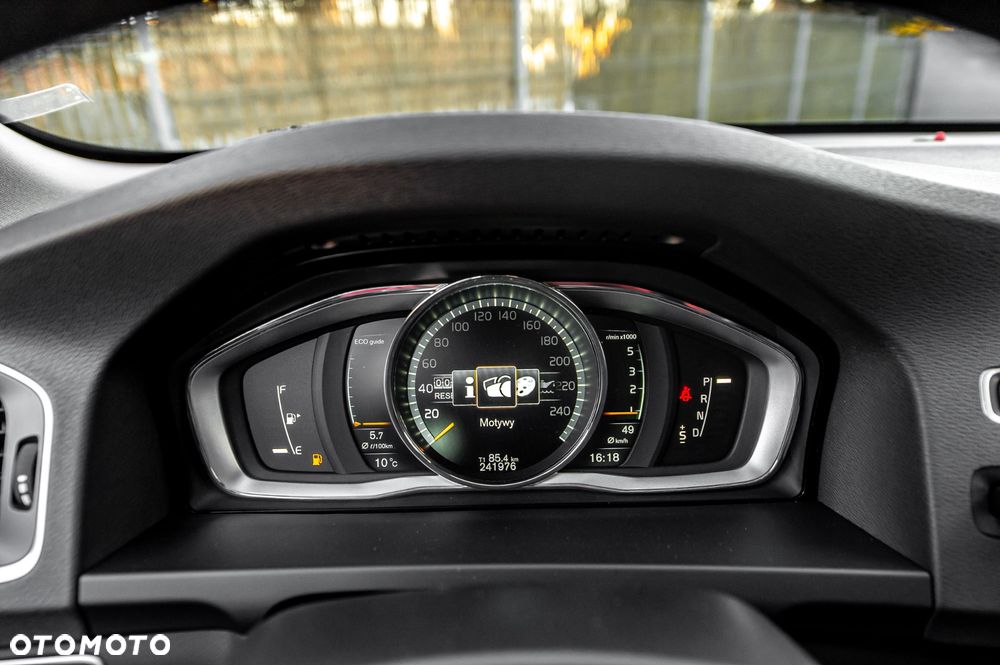 Volvo V60 D3 Geartronic Summum - 25