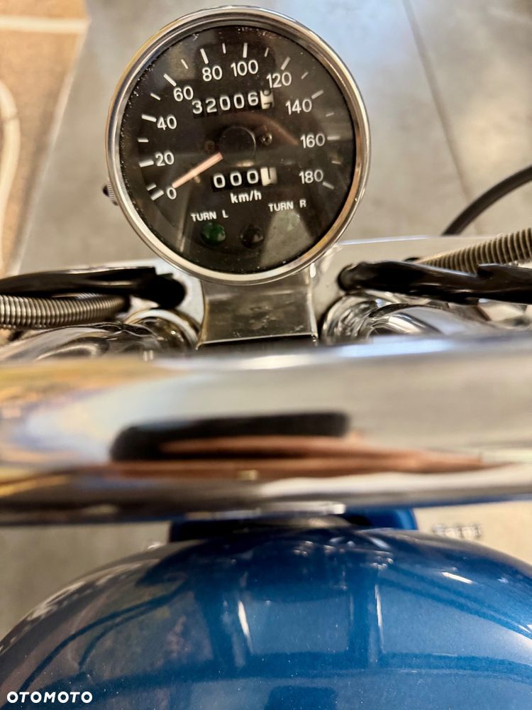 Suzuki Intruder - 11