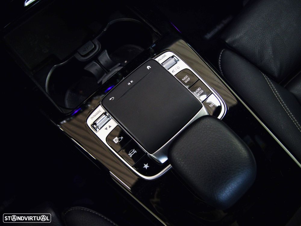 Mercedes-Benz A 180 Limousine d Progressive Aut. - 31