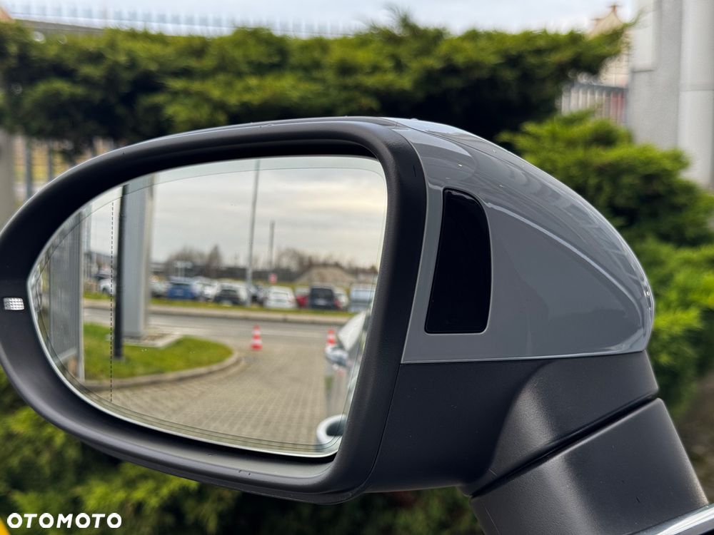 Volkswagen Arteon 2.0 TDI SCR DSG R-Line - 26