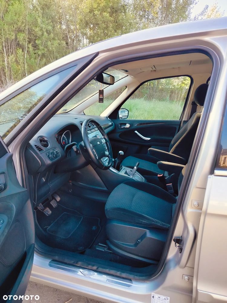 Ford Galaxy 2.0 Ghia - 9