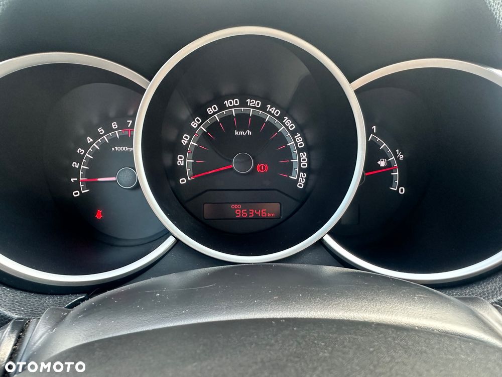Kia Venga - 11