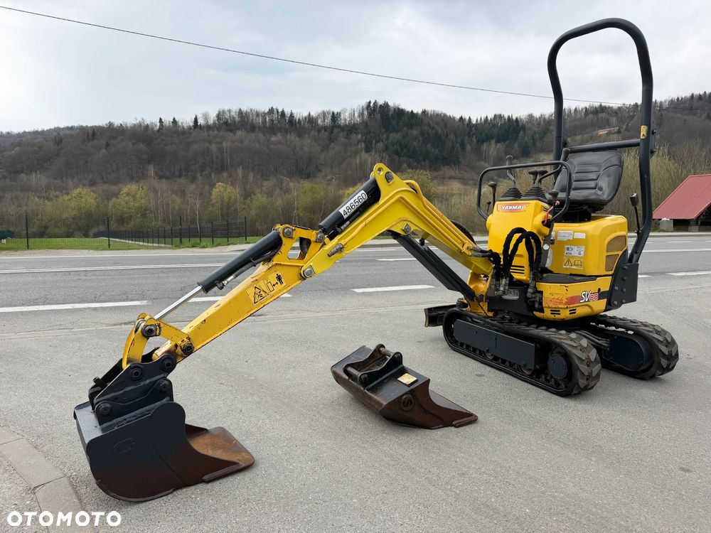 Yanmar SV08-1AS Japońska Minikoparka Koparka 1,1 tony. Maszyna jak Nowa. 2017rok. Pochodzi z Norweskiego Gospodarstwa Ogrodniczego! 2 łyżki. Rozsuwane Podwozie. Dokumentacja. Dodatkowe sekscje Hydrauliczne na młot lub wiertnice. Ani deka luzów czy wycieków. Szybkozłącze. Oryginalne łyżki Steelwrist! Skrętne ramię. OKAZJA Zadbana Maszyna! Bardzo oszczędny silnik Yanmar. Mocne pompy Hydrauliczne!! - 4
