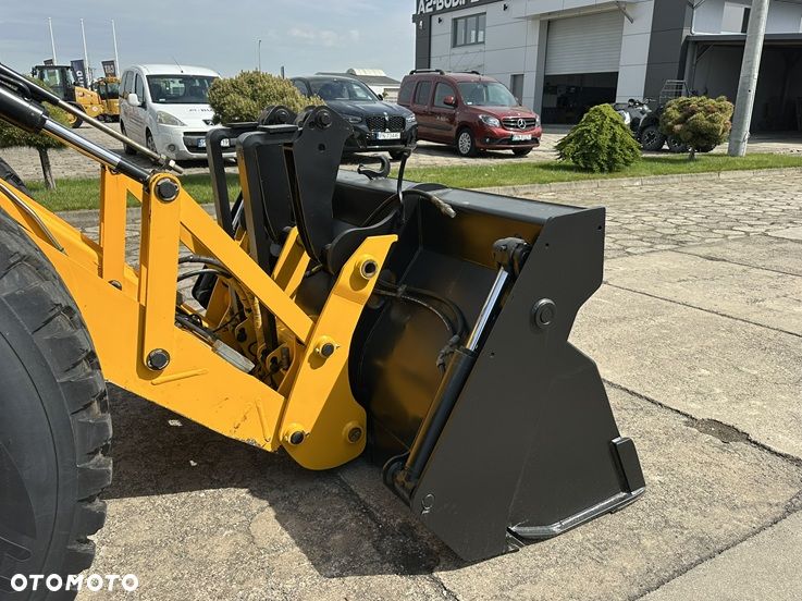 JCB 4CX ECO - 16
