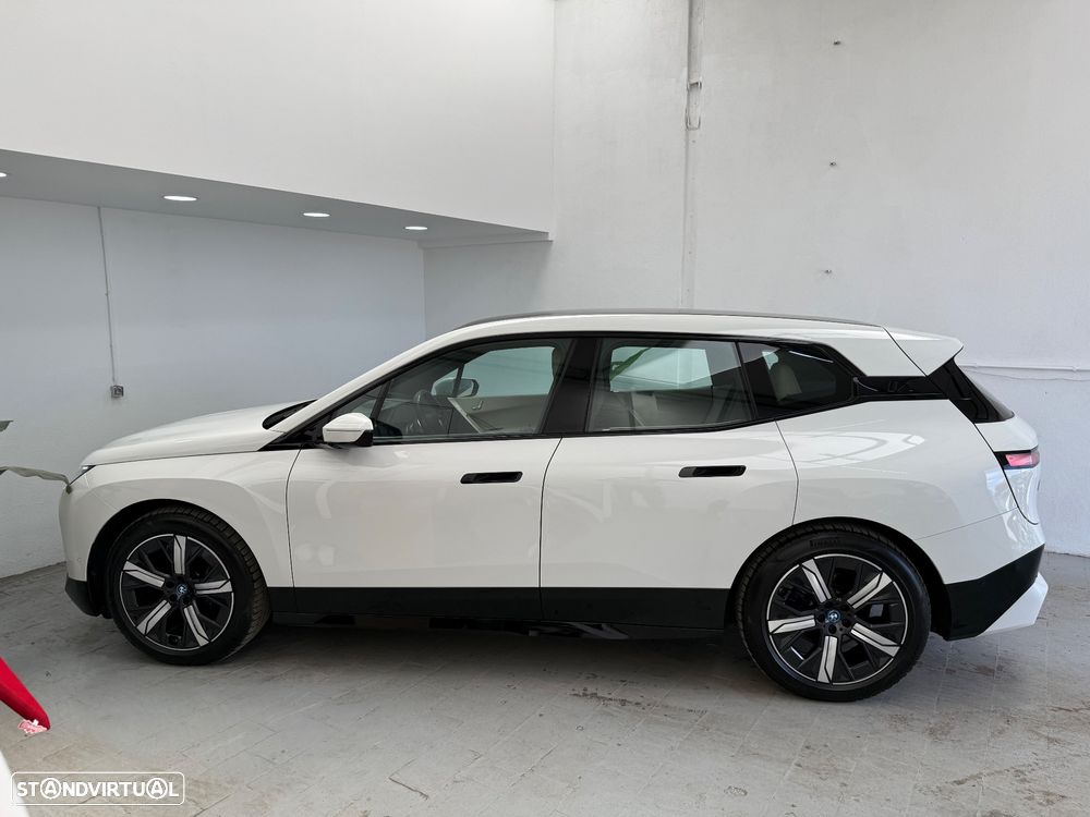 BMW iX xDrive 40 Pack Desportivo - 3