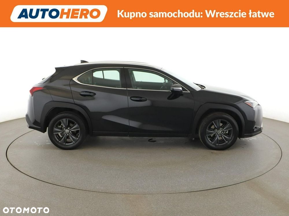Lexus UX 250h - 10