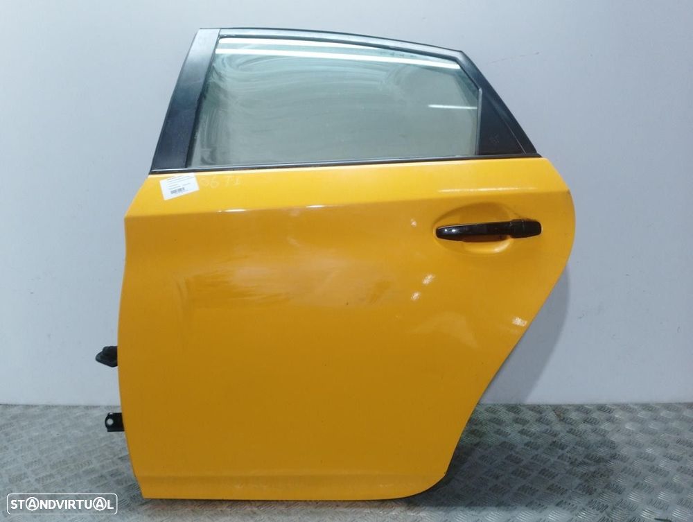 PORTA TRASEIRA ESQUERDA TOYOTA PRIUS 2013 - 2